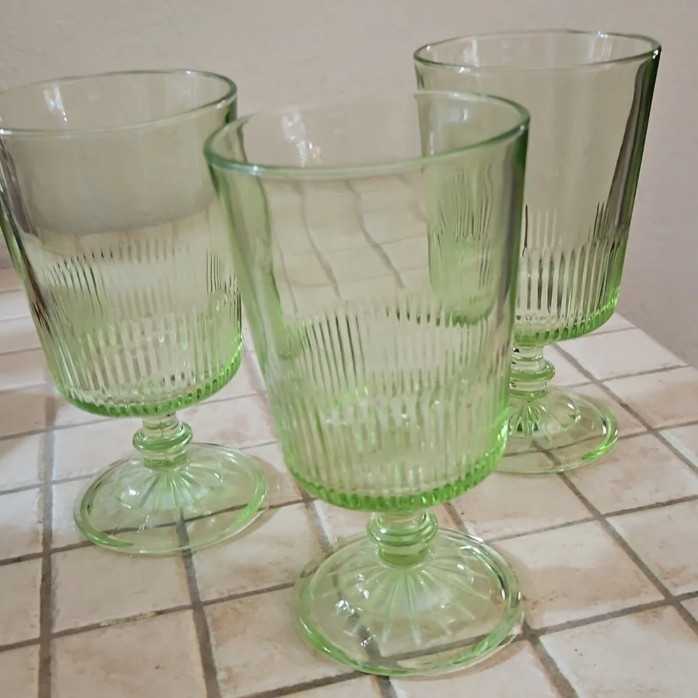 MARTHA STEWART Three Retro Green Starburst Ribbed Glass Stem Goblets